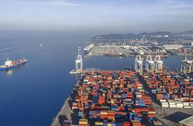 國際海運作為全球貿易發(fā)展的重要推動力之一