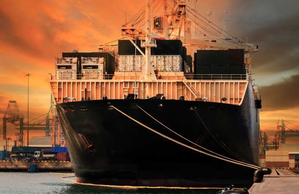 上海貨代公司的發(fā)展歷程、服務(wù)特點(diǎn)以及面臨的挑戰(zhàn)有哪些？