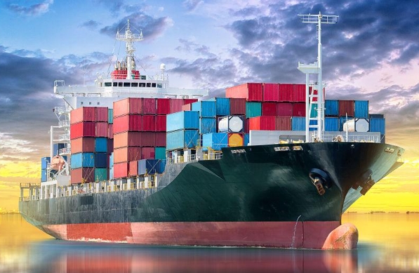 上海在進出口貨運領域有巨大的競爭力，成為全球貿易的重要樞紐之一