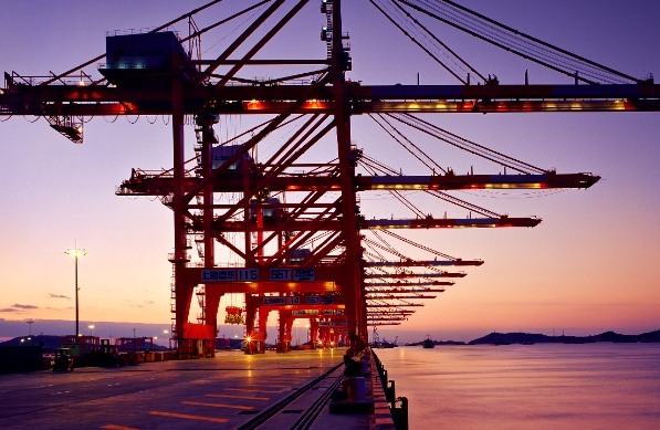 國際物流是全球貿易的重要組成部分，對國際貿易發展具有重要的作用