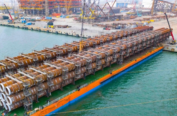 對未來的挑戰(zhàn)和機遇，國際貨代行業(yè)需要不斷創(chuàng)新和發(fā)展