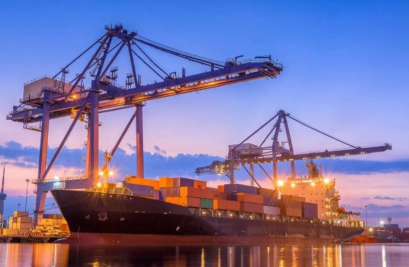 國際物流行業需要不斷發展，為全球經濟的繁榮做出更大的貢獻