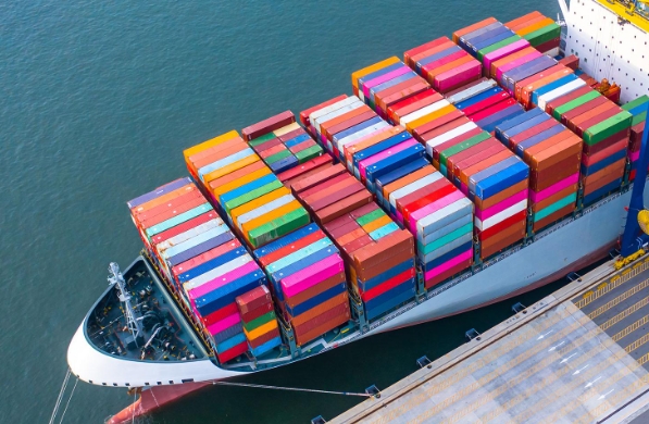 美國專線的完善關乎兩國經(jīng)濟的繁榮，是推動全球物流進步的關鍵力量